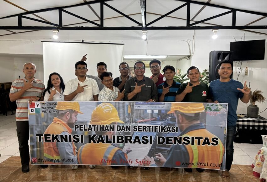 Foto Bersama peserta pelatihan dari PT Sangga Buntala Setu dengan PT Davai Karya Pratama