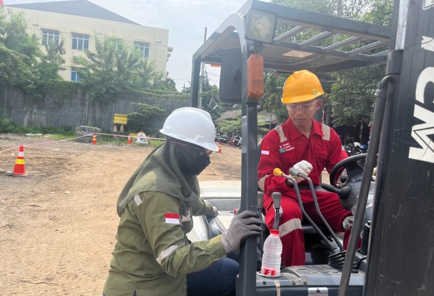 foto artikel di davai.co.id tentang suasana pelatihan operataor forklift bersama davai karya pratama