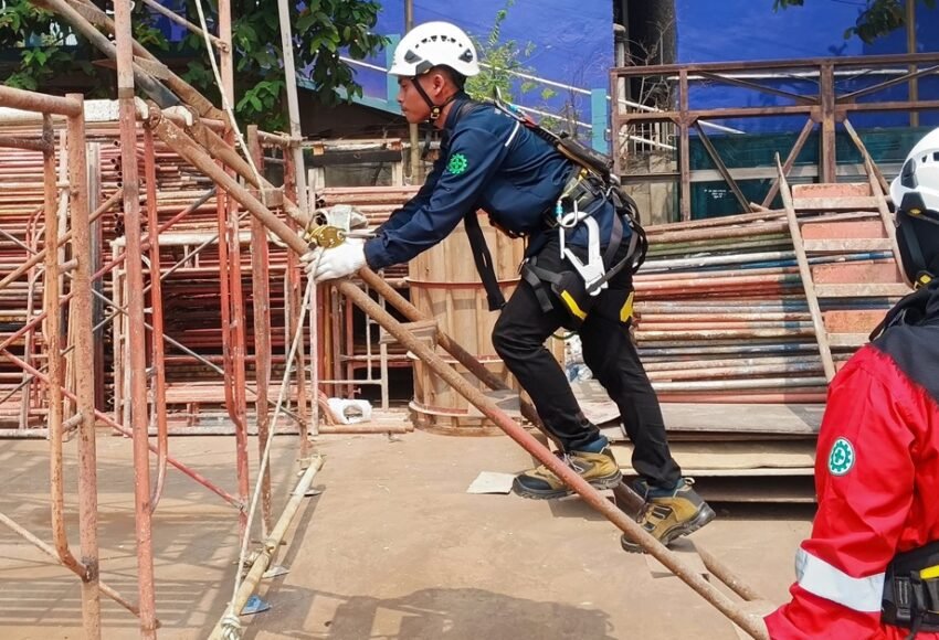 foto artikel judul Cegah Kerugian Kecelakaan Kerja dengan Pelatihan K3 di davai.co.id
